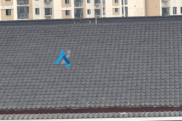 無錫摩利科為無錫漁港中學(xué)提供陶感瀝青波形瓦